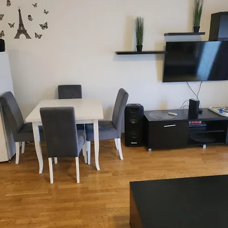 Angelika Kvart * Podgorica